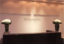 NINA RICCI ショップディスプレイ